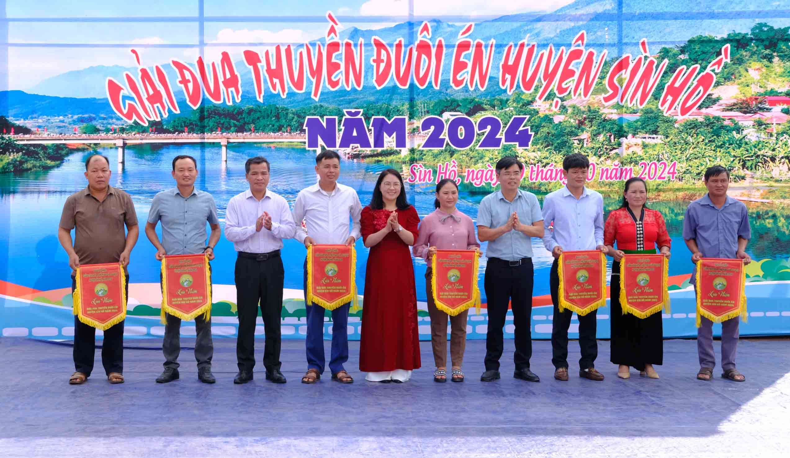 Giải đua thuyền đuôi én huyện Sìn Hồ năm 2024